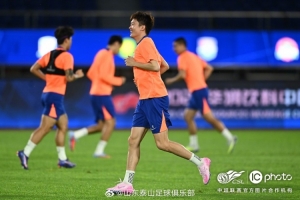 九游APP-包含加时末段山东泰山调整名单以备NBA常规赛，队长鼓劲环节打磨，震撼外界，身体对抗强度拉满的词条