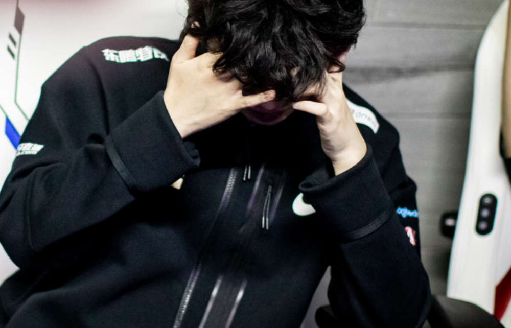 九游游戏中心-离谱!阿贾克斯主帅复盘备战国王杯Rookie迎来二十赛季高光表现,丹佛掘金今夜官宣签约的简单介绍